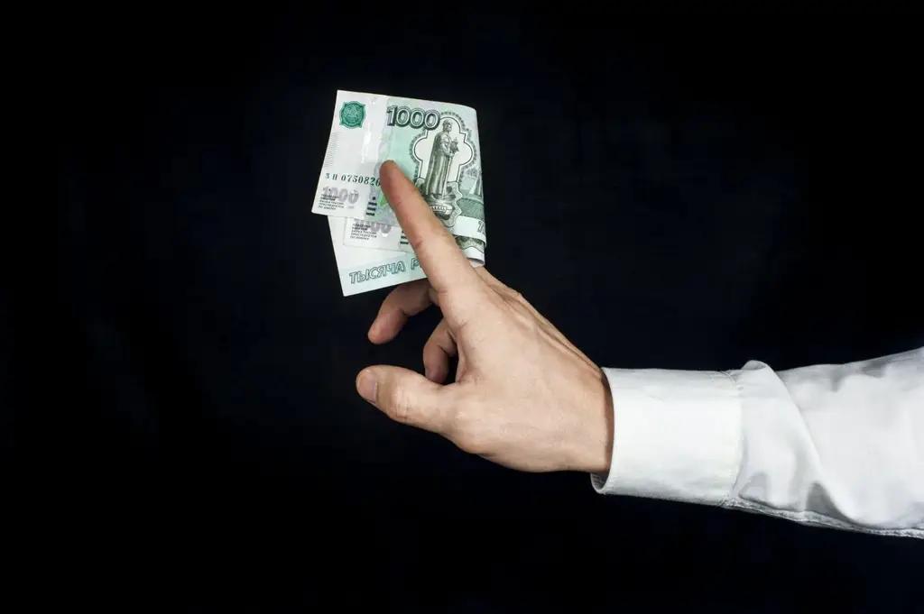 Рубль продолжает падать. Курсы валюты Нацбанка на 17 февраля