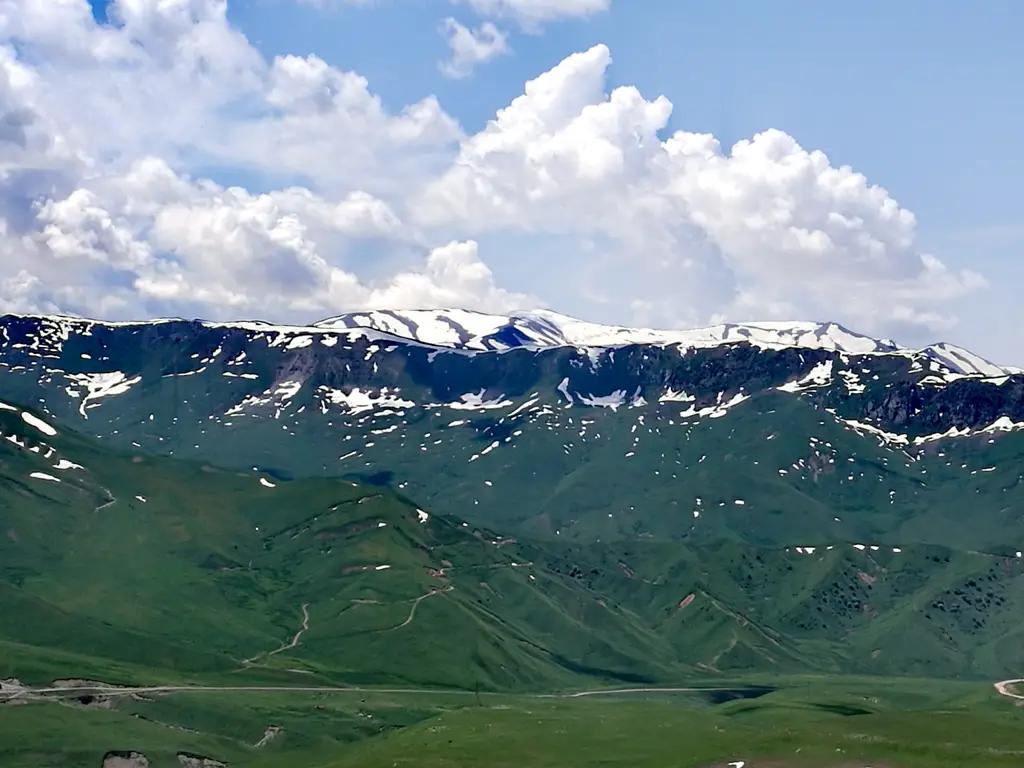 Китайские инвесторы хотят привлечь туристов в Кыргызстан