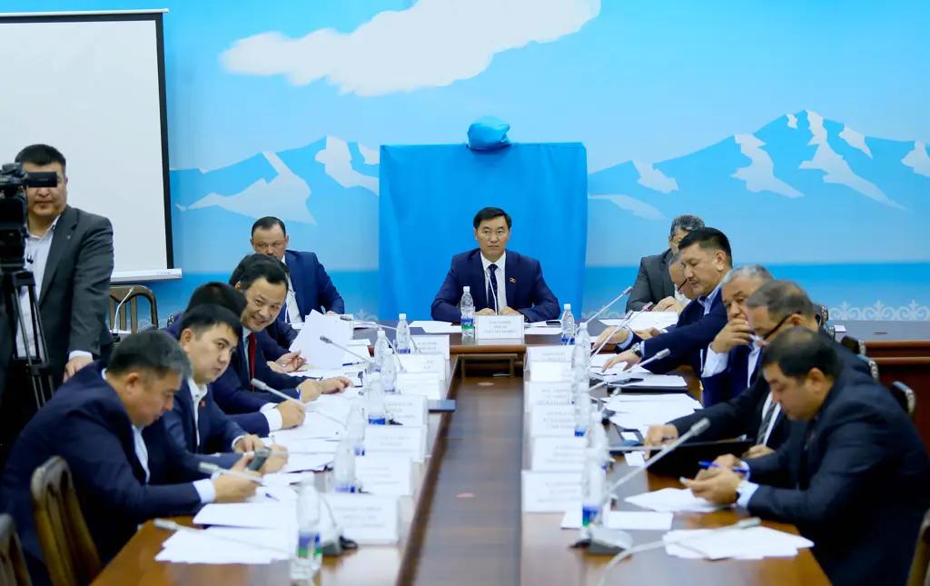 На капвложения к концу года потратят 3 млрд сомов