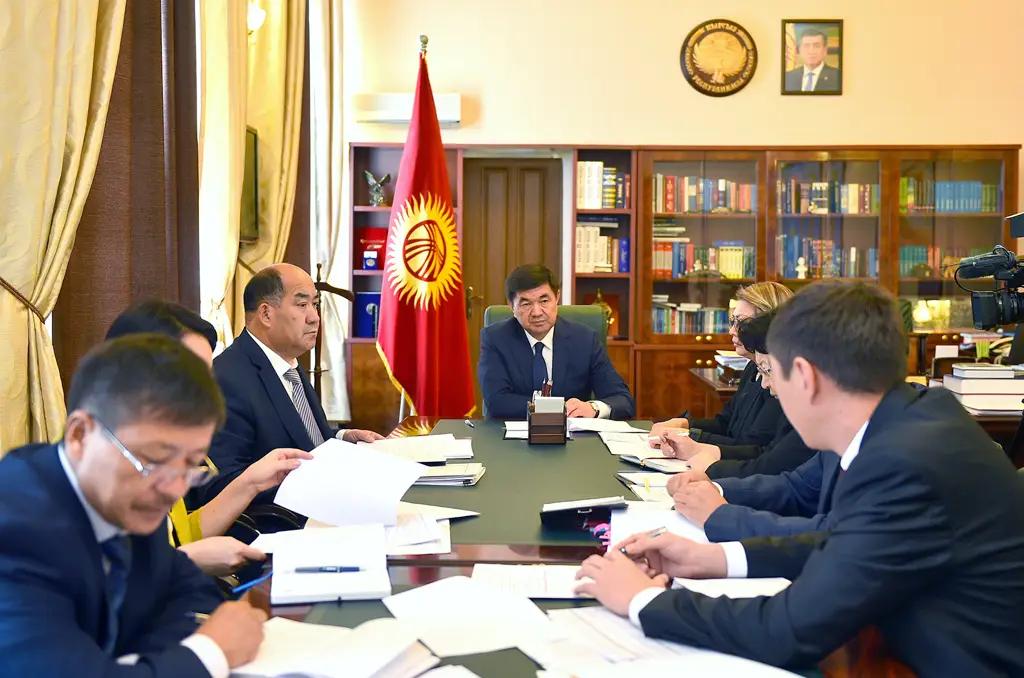 На строительство образовательных объектов в КР за два года выделено 5.2 млрд сомов