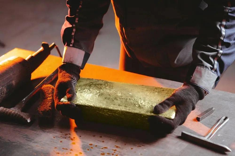 Путин одобрил сделку с Highland Gold, у которой есть золотые рудники в КР