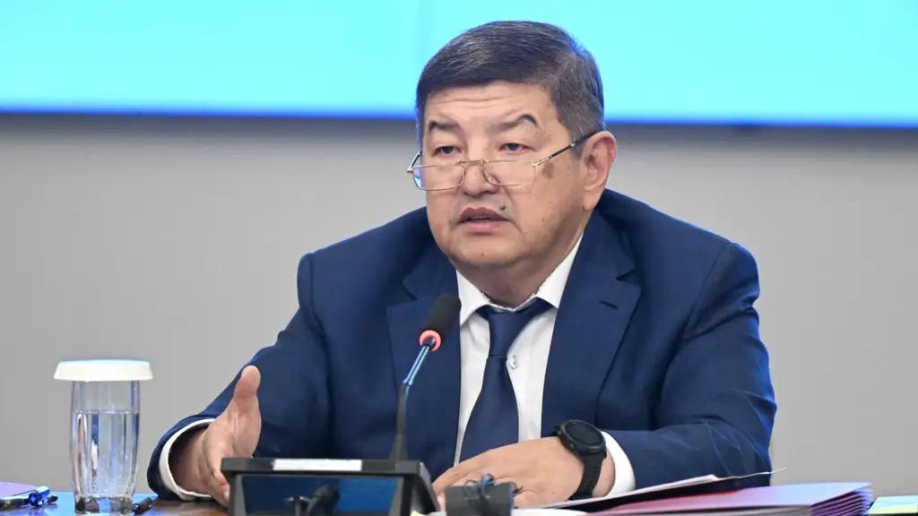 Необходимо утроить усилия для развития экономики — Акылбек Жапаров