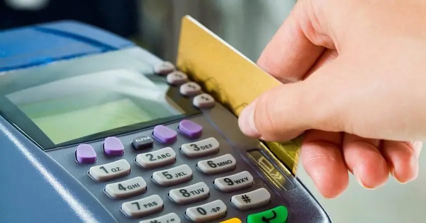 Больше всего в РФ картой оплачивают «походы в супермаркеты»