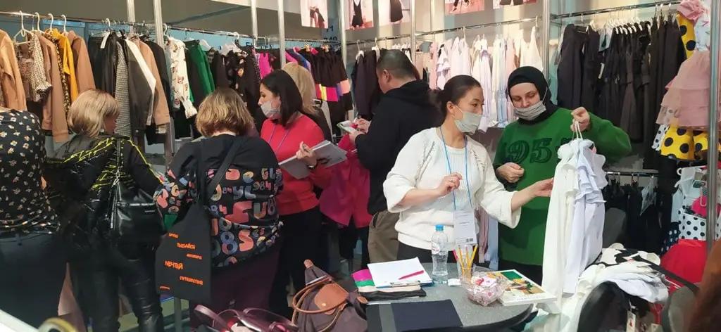 Швейные компании КР приняли участие в выставке Collection Première Moscow