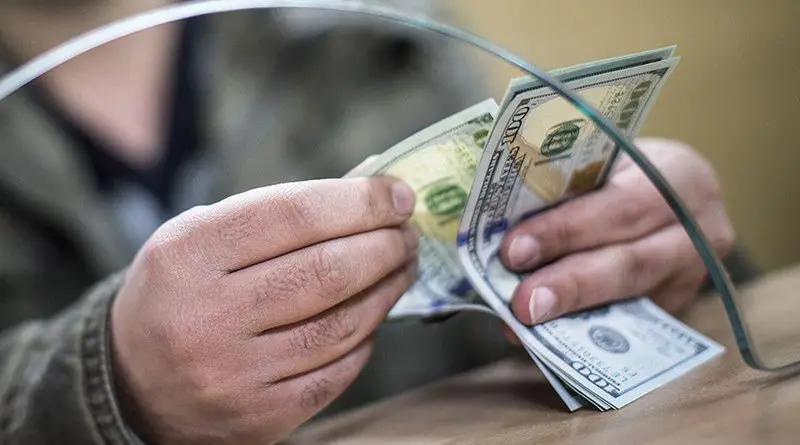 Объем денежных переводов в Кыргызстан в январе снизился на 23%