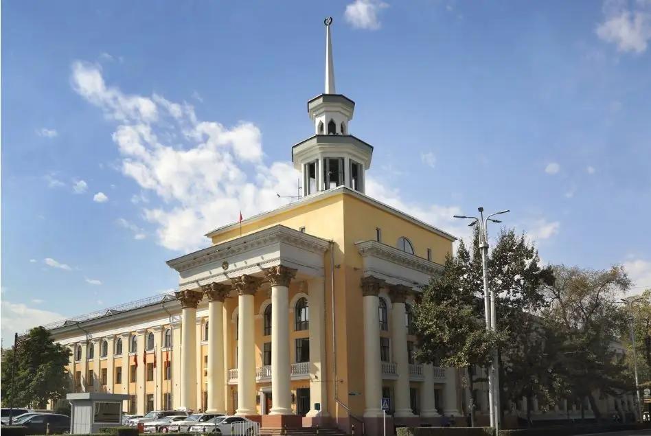 НБ КР немного сократил убыток, но по-прежнему остается в минусе