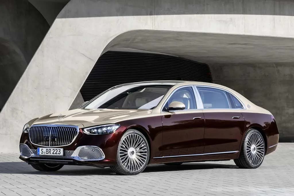 В Кыргызстан пытались ввезти по заниженной цене Maybach 2022 года