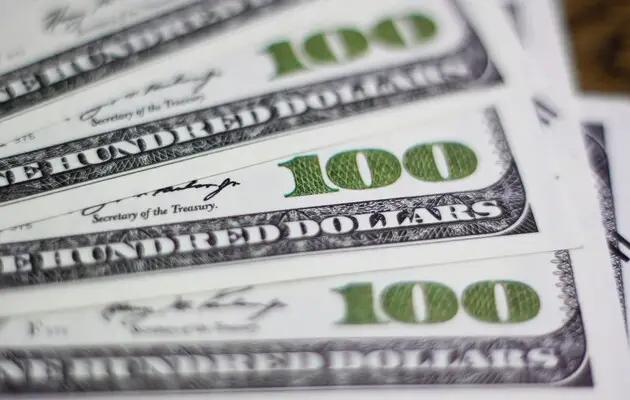 Спрос на валюту на межбанковских торгах снизился в 2.5 раза