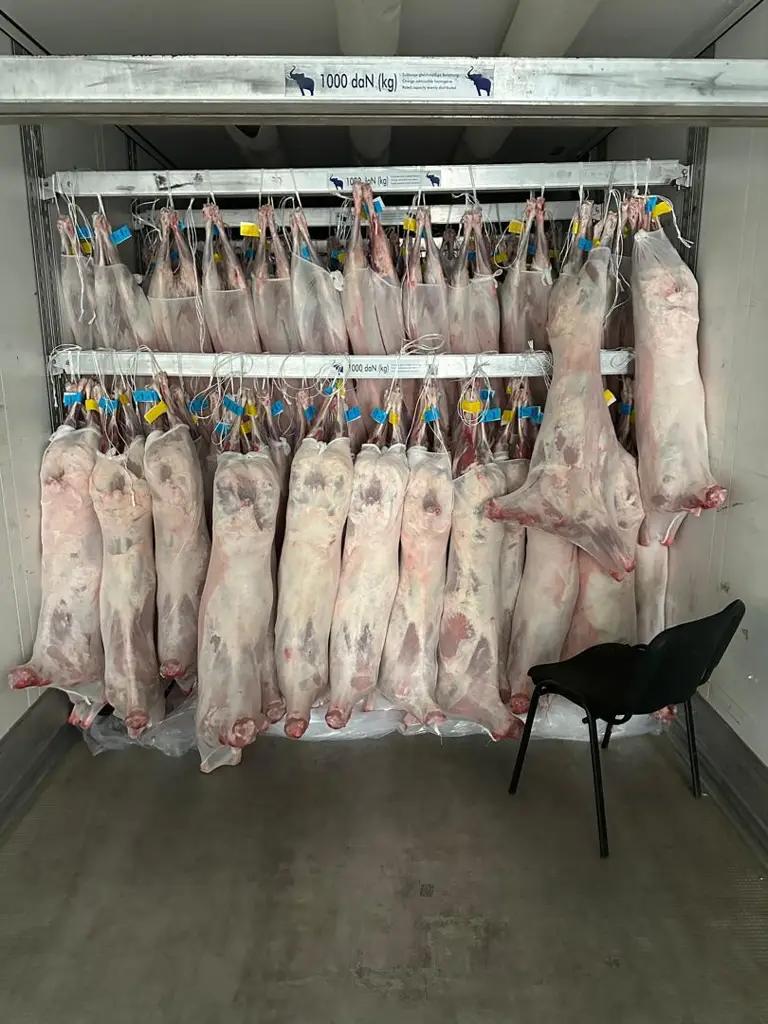 Кыргызстан будет поставлять мясо в Иран. Первая партия уже отгружена