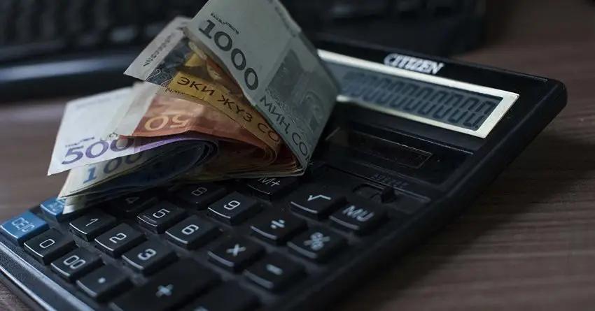 Реальный размер зарплаты кыргызстанцев увеличился на 15.7%