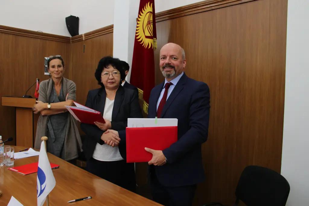 Кыргызстан и ЕБРР подписали соглашения на €11.5