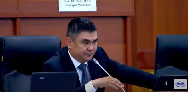 Депутат предлагает выделять средства на нужды школ и детсадов