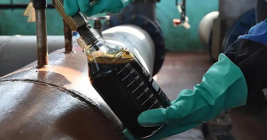 Исаков поручил внести предложения по улучшению работы «Кыргызнефтегаза»