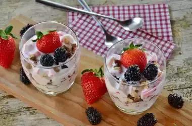 Из России в КР пытались провезти более 15 тонн йогурта