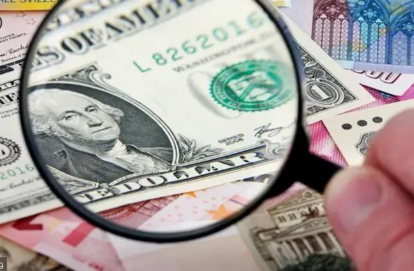 Спрос на доллар на межбанковских торгах вырос более чем на 50%
