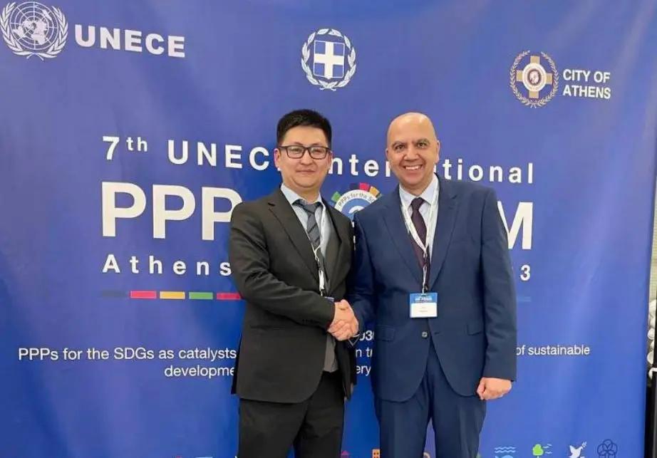 Санжар Болотов провел переговоры с международными экспертами в области ГЧП