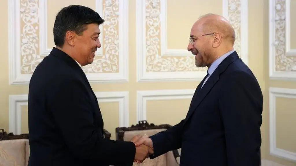 Бакыт Торобаев прилетел в Иран на инаугурацию нового президента