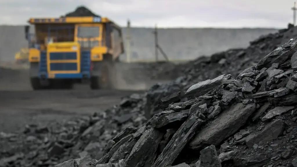 В КР отменили тариф на перевозку угля