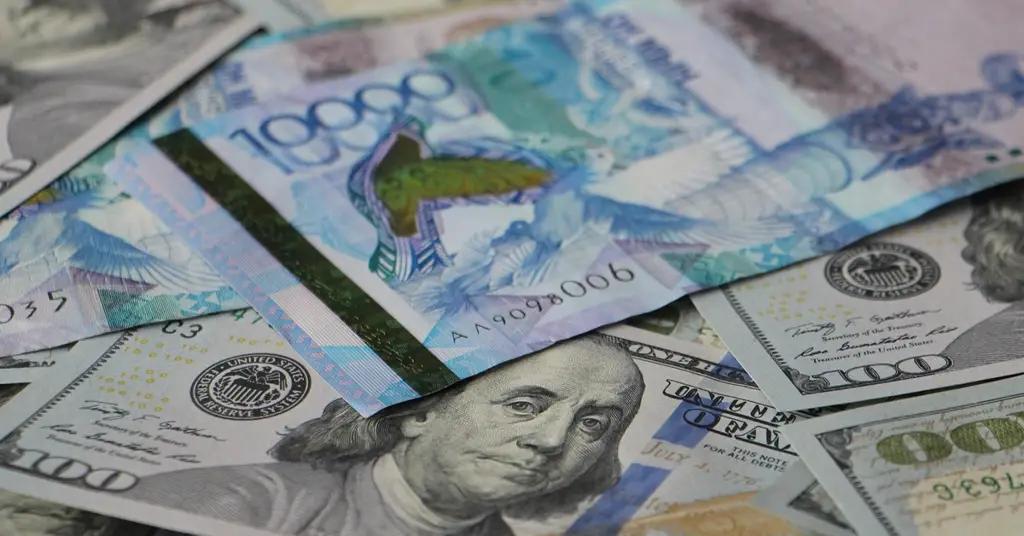 Интенсивность переводов казахстанцами денег за рубеж снизилась на 6%