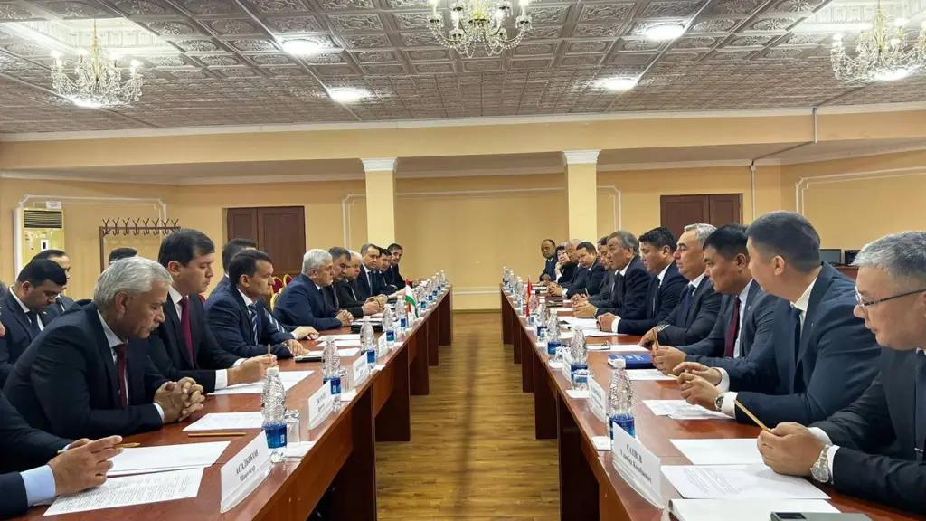 КР и Таджикистан продолжают работу по делимитации и демаркации границы