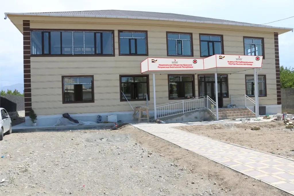 Красный Полумесяц отдал свой офис в Баткене под стационар