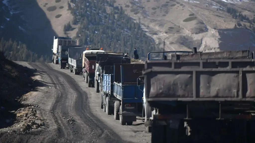 Дорогу до Кара-Кече будут асфальтировать за счет перевозчиков угля