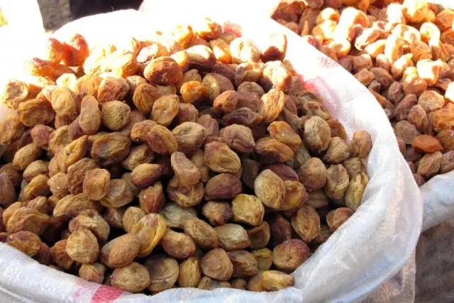 На юге КР задержана контрабанда фруктов весом 3.5 тонны