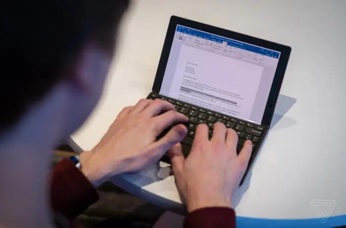 Lenovo и Intel представили ноутбуки со складными экранами