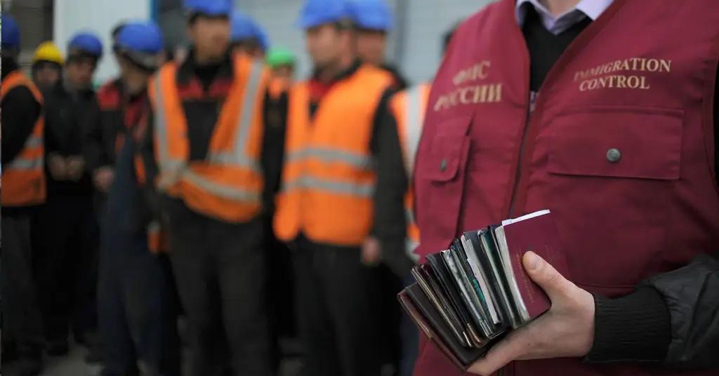 Трудовых мигрантов из стран ЕАЭС будут депортировать из России за отсутствие трудового договора