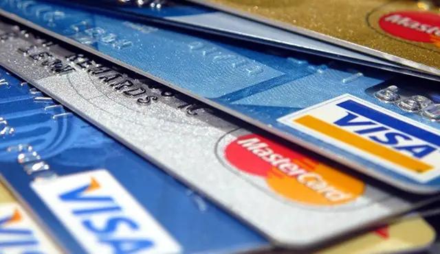 Жителей Бишкека готовятся перевести на безналичный расчет