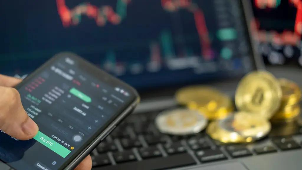 Акционер криптобиржи «БитРуби» продал на КФБ акции на 39 млн сомов