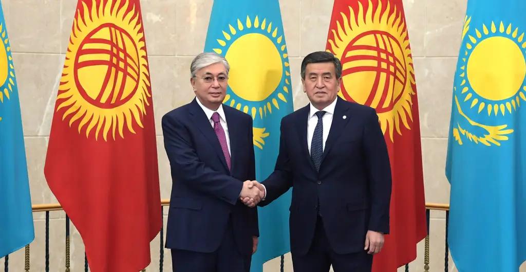 Президенты РК и КР договорились о реализации мер по пресечению контрабанды