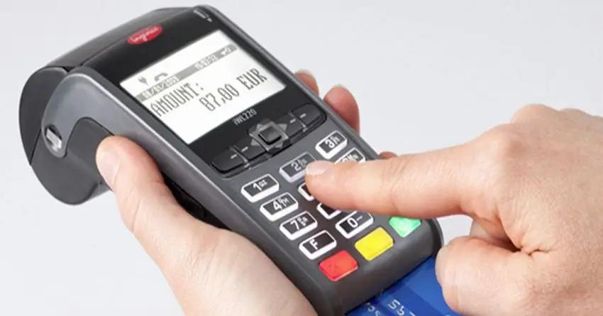 Кыргызстанцы стали в 1.4 раза чаще расплачиваться за покупки платежными картами