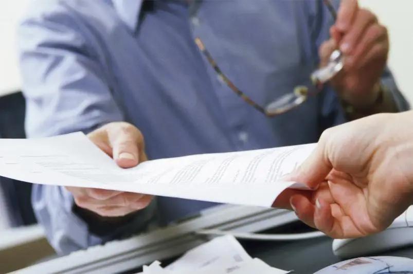 Кыргызстанцы больше не будут предоставлять 42 справки в бумажном виде