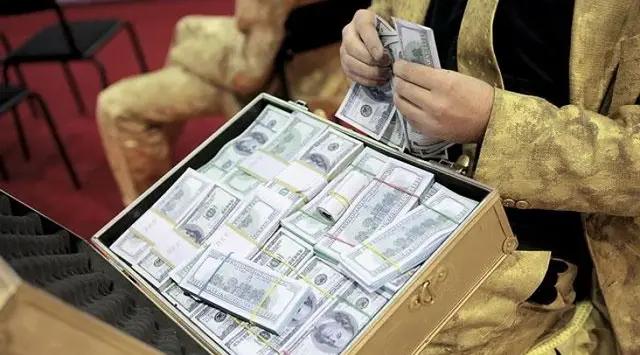 ЕАБР: велика вероятность значительного вывода капитала из КР в страны дальнего зарубежья