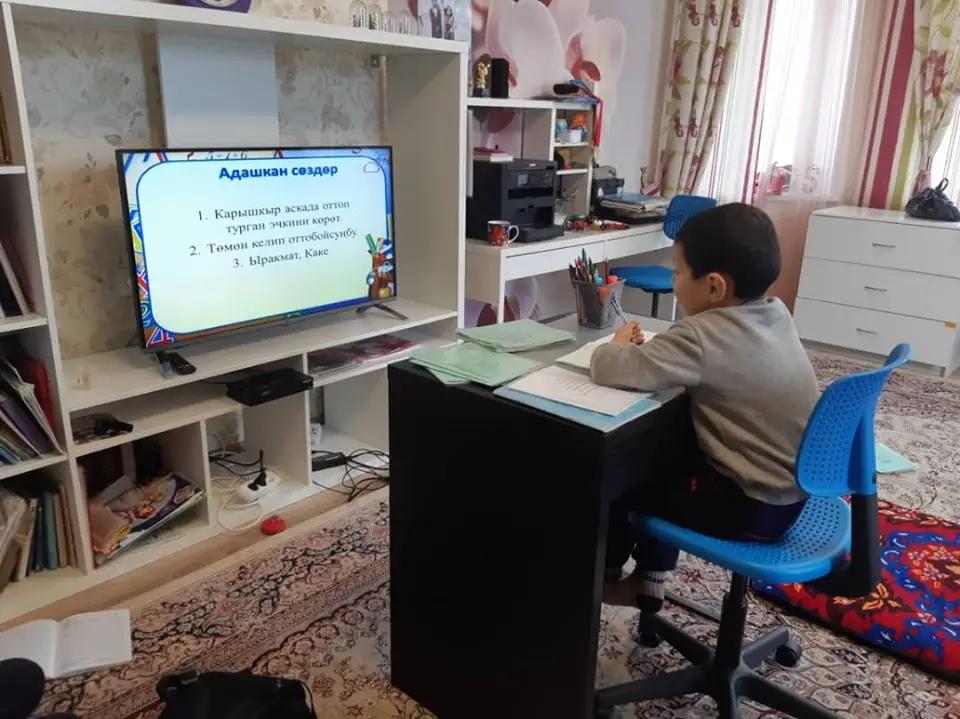 В КР 3.4 тысячи телевизоров передали нуждающимся семьям