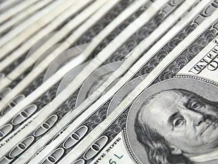 Доллар подорожал на 1.33%. Курс Центробанка Рф