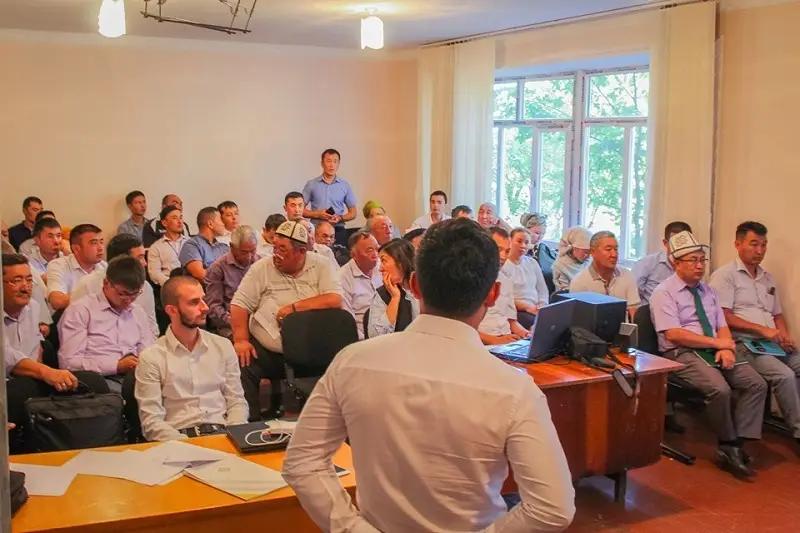 В Ошской области обсудили доступность финуслуг населению