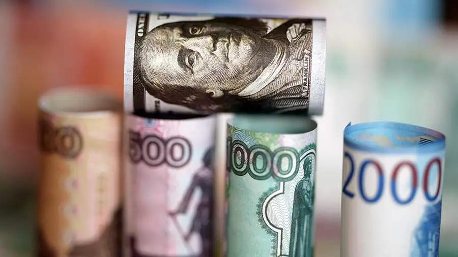 Рубль упал, доллар вырос. Курсы валюты на 15 сентября