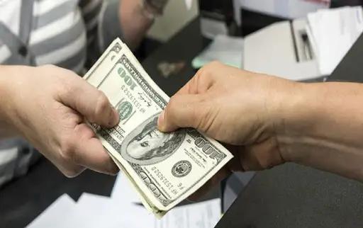 Нацбанк не вводил ограничений по сумме покупки и продажи долларов