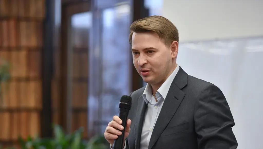 Заморозка активов РКФР не связана с работой фонда — Артем Новиков