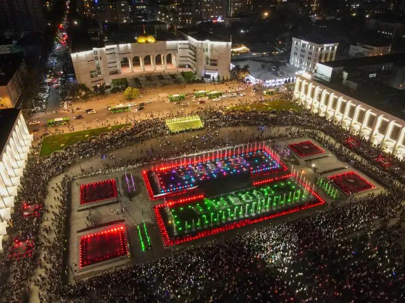 Площадь Ала-Тоо в Бишкеке открылась после масштабной реконструкции