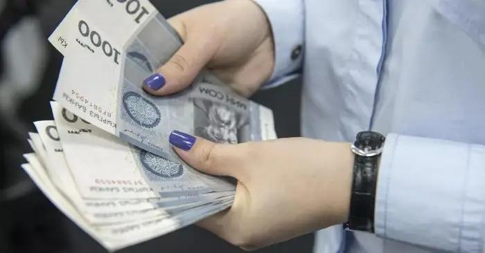 Кыргызстанда эмгек акы накталай эмес түрдө төлөнүшү керек