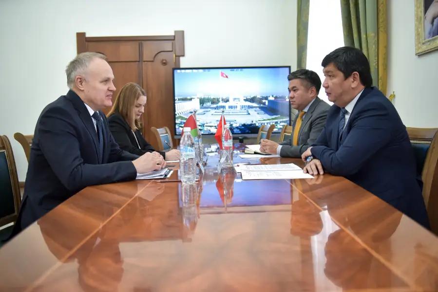 Мэр Бишкека обсудил перспективы сотрудничества с послом Беларуси