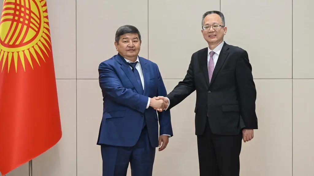 Кыргызстан и АБР подписали ряд соглашений о развитии инфраструктуры и водоснабжения