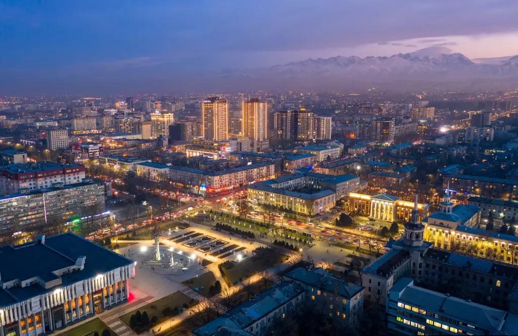 20 городов Кыргызстана доведут до уровня Бишкека — Акылбек Жапаров