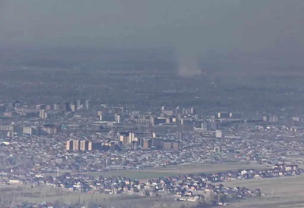 Трубы фонтанируют! Перед реновацией советских домов нужно обновить инфраструктуру — Бекешев