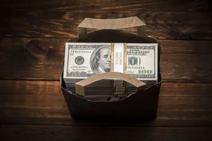 Депутат сообщил о существовании «черного нала» и призвал Нацбанк принять меры