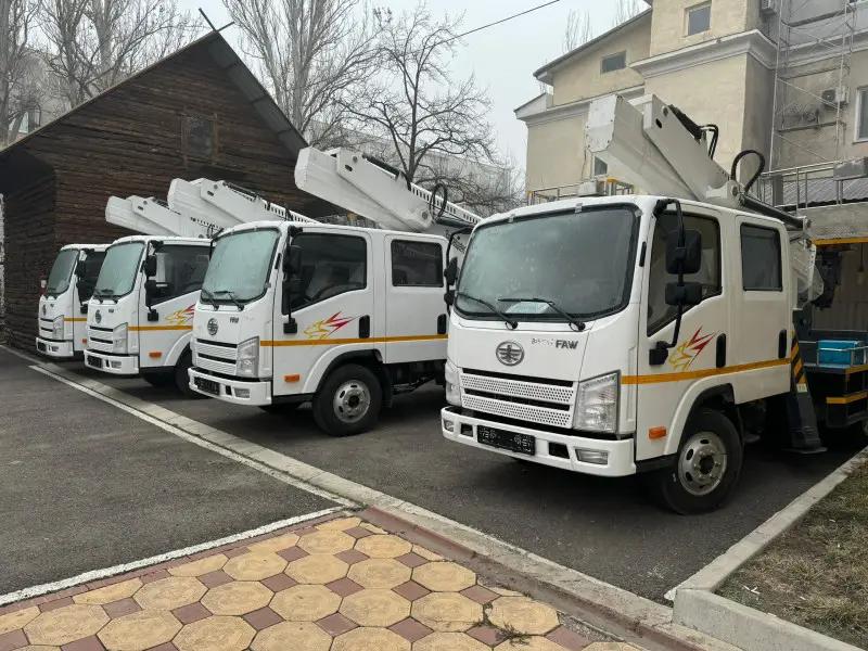 МП «Бишкексвет» обновило автопарк: поступили шесть современных автовышек
