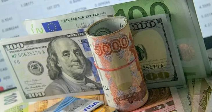 Рубль вырос к сому на 1.9%. Курс Нацбанка на 10 декабря